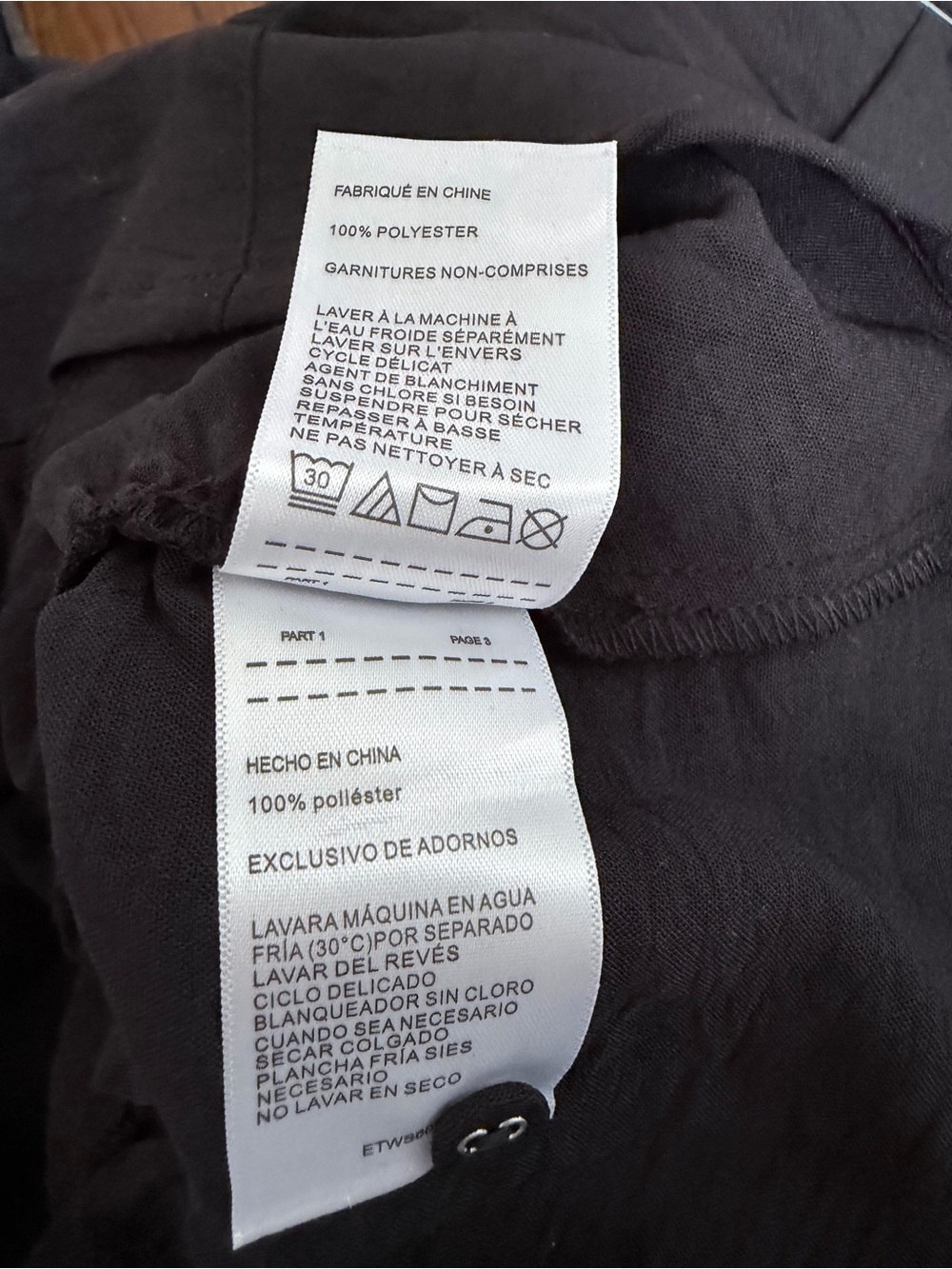 Ellen Tracy Black Sleeveless V-Neck Ruched Button Blouse - Picture 5 of 9
